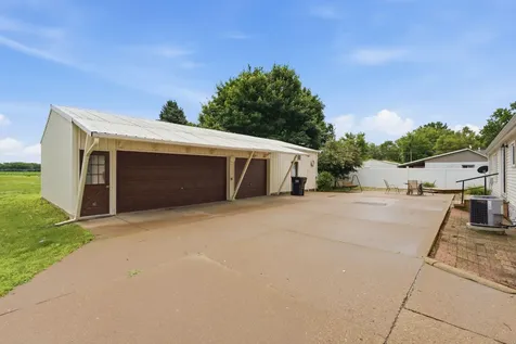 408 Burlington Street Conesville IA 52739