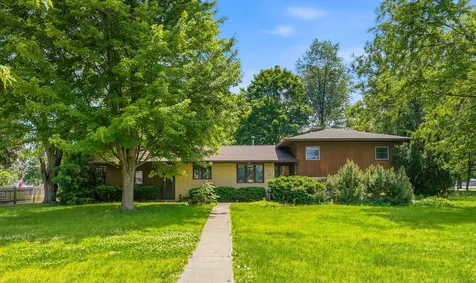 406 Lafayette Keota IA 52248