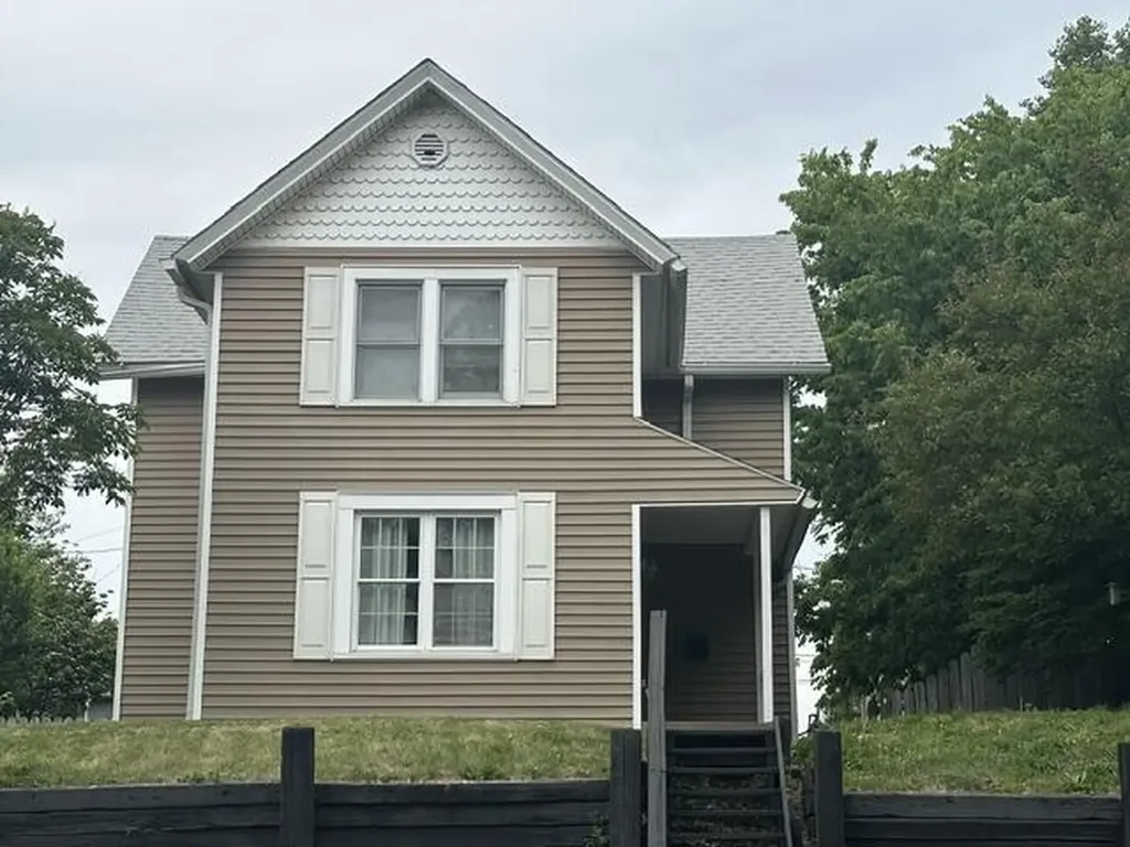 707 8th Street Muscatine IA 52761