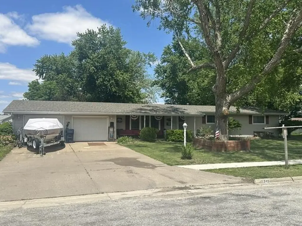 215 Prairie Street Wilton IA 52778