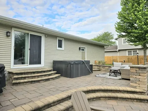 104 6th Street Durant IA 52747