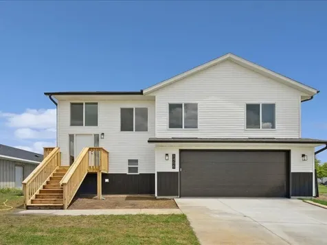 1420 Duncan Drive Muscatine IA 52761