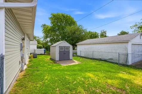 1808 Baker Avenue Muscatine IA 52761