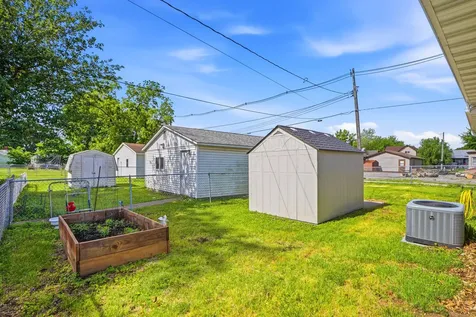 1808 Baker Avenue Muscatine IA 52761