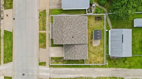 1808 Baker Avenue Muscatine IA 52761