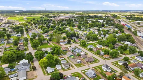1808 Baker Avenue Muscatine IA 52761