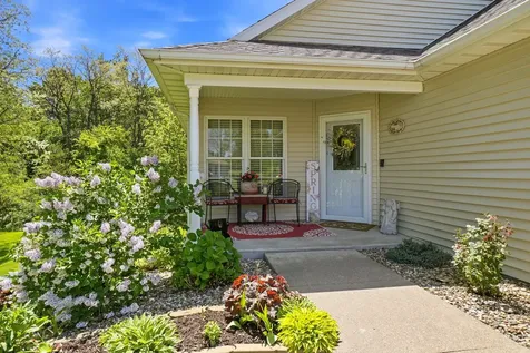 403 Aspen Trail Muscatine IA 52761