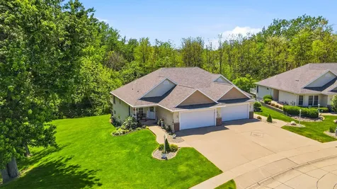 403 Aspen Trail Muscatine IA 52761