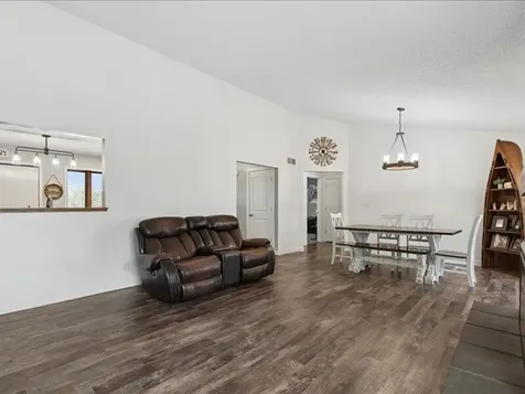 2698 Hidden Valley Solon IA 52333