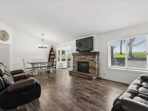 2698 Hidden Valley Solon IA 52333