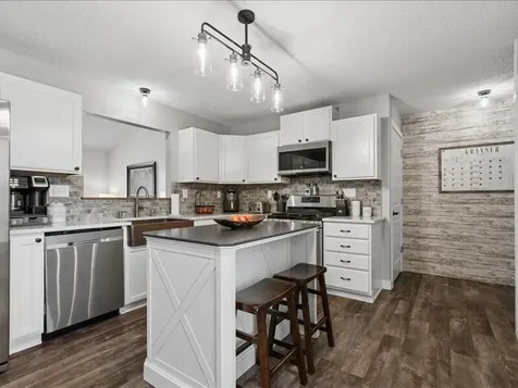 2698 Hidden Valley Solon IA 52333