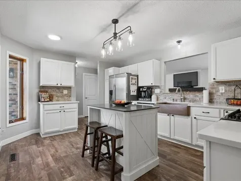 2698 Hidden Valley Solon IA 52333