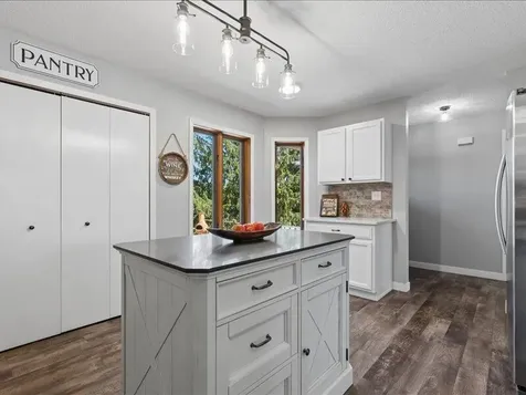 2698 Hidden Valley Solon IA 52333