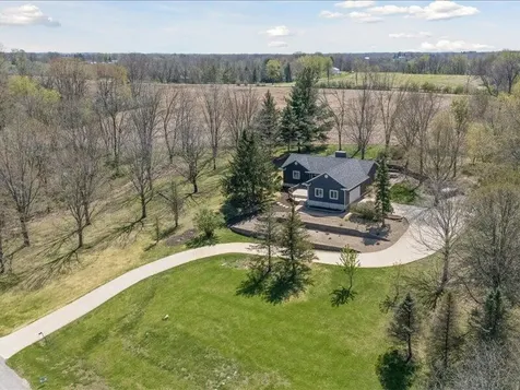 2698 Hidden Valley Solon IA 52333