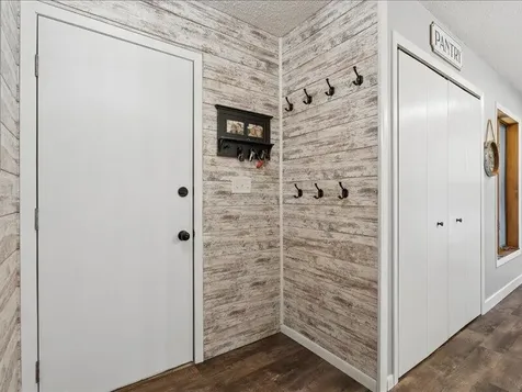 2698 Hidden Valley Solon IA 52333