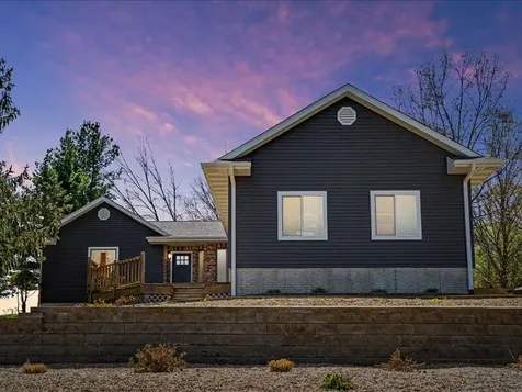 2698 Hidden Valley Solon IA 52333