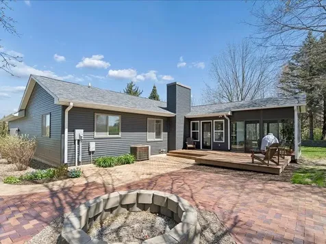 2698 Hidden Valley Solon IA 52333