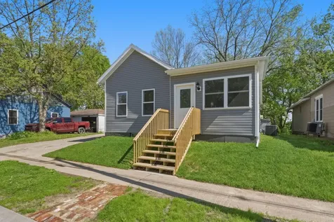 1006 7th Street Muscatine IA 52761