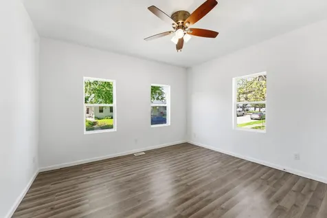1006 7th Street Muscatine IA 52761