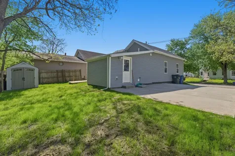 1006 7th Street Muscatine IA 52761