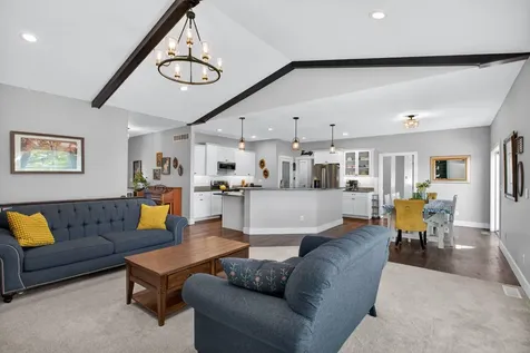 1062 Oak View Tipton IA 52772