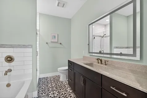 1062 Oak View Tipton IA 52772