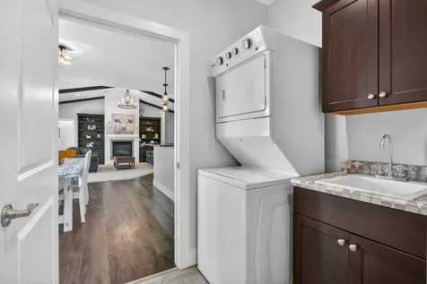 1062 Oak View Tipton IA 52772