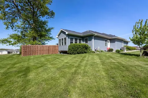 1062 Oak View Tipton IA 52772