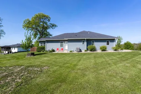 1062 Oak View Tipton IA 52772