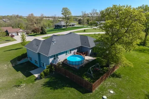 1062 Oak View Tipton IA 52772