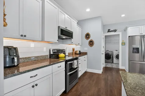 1062 Oak View Tipton IA 52772