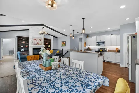 1062 Oak View Tipton IA 52772