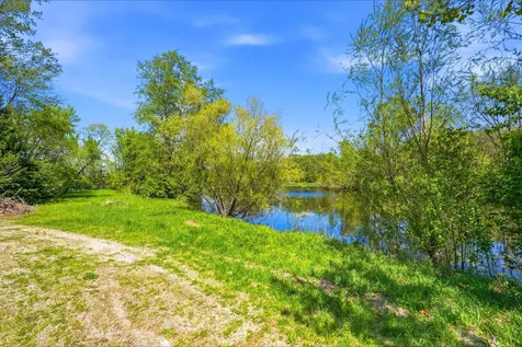 2419 155th Street Muscatine IA 52761