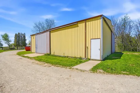2419 155th Street Muscatine IA 52761
