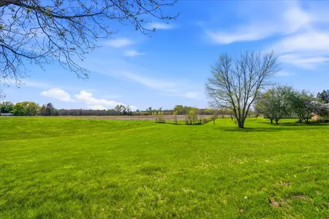 2419 155th Street Muscatine IA 52761