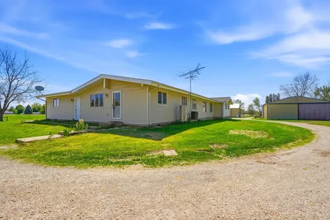 2419 155th Street Muscatine IA 52761