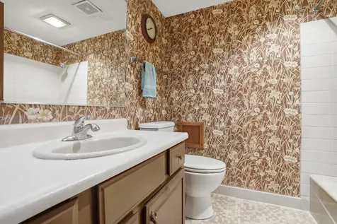 2419 155th Street Muscatine IA 52761
