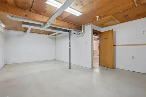 2419 155th Street Muscatine IA 52761