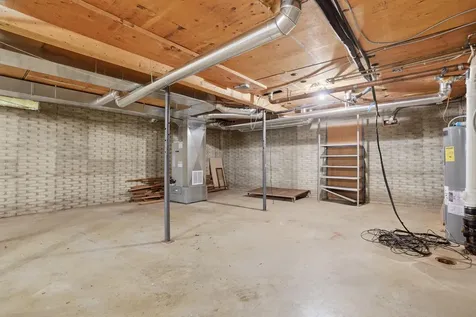 2419 155th Street Muscatine IA 52761