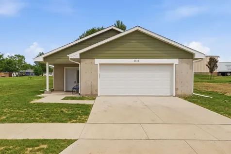 1512 Duncan Drive Muscatine IA 52761