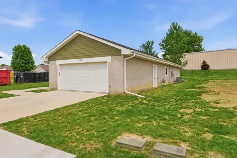 1512 Duncan Drive Muscatine IA 52761