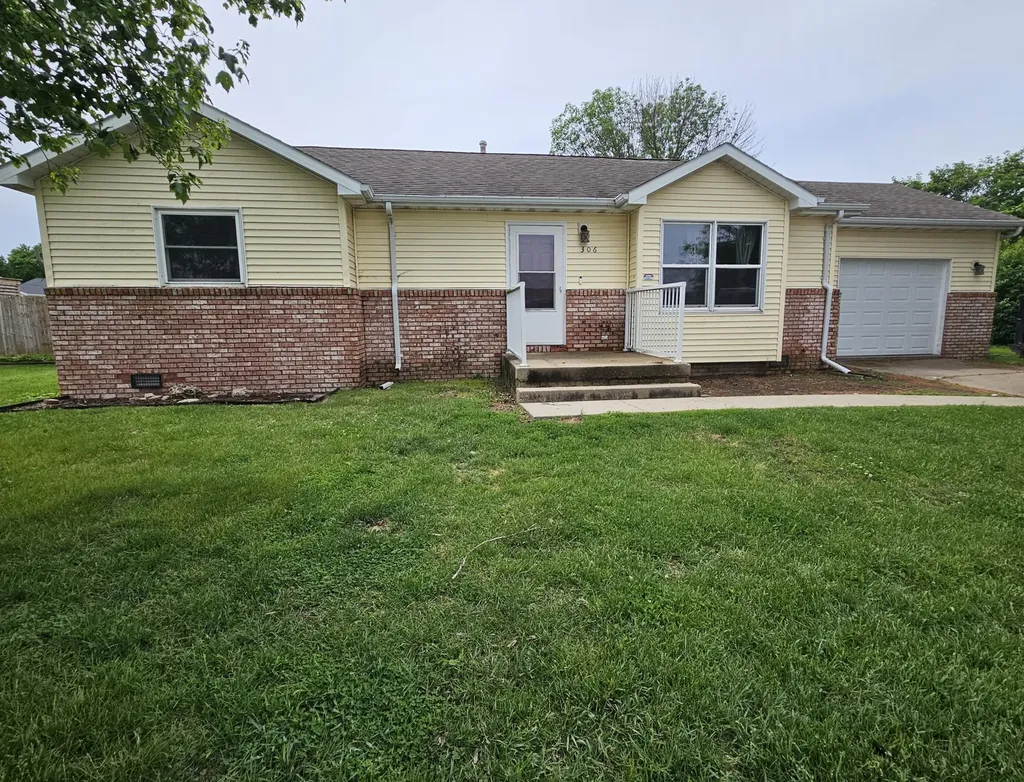 306 Iowa Wilton IA 52778