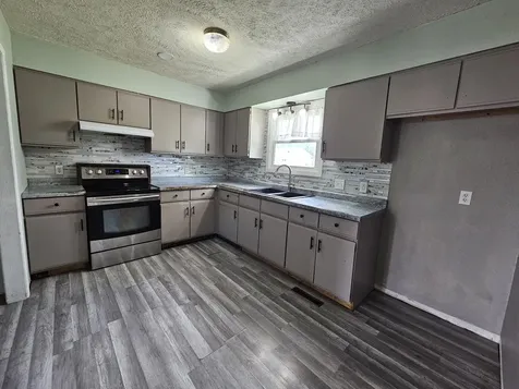 306 Iowa Wilton IA 52778