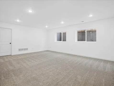 1419 Duncan Drive Muscatine IA 52761