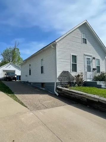 1251 Halstead Muscatine IA 52761