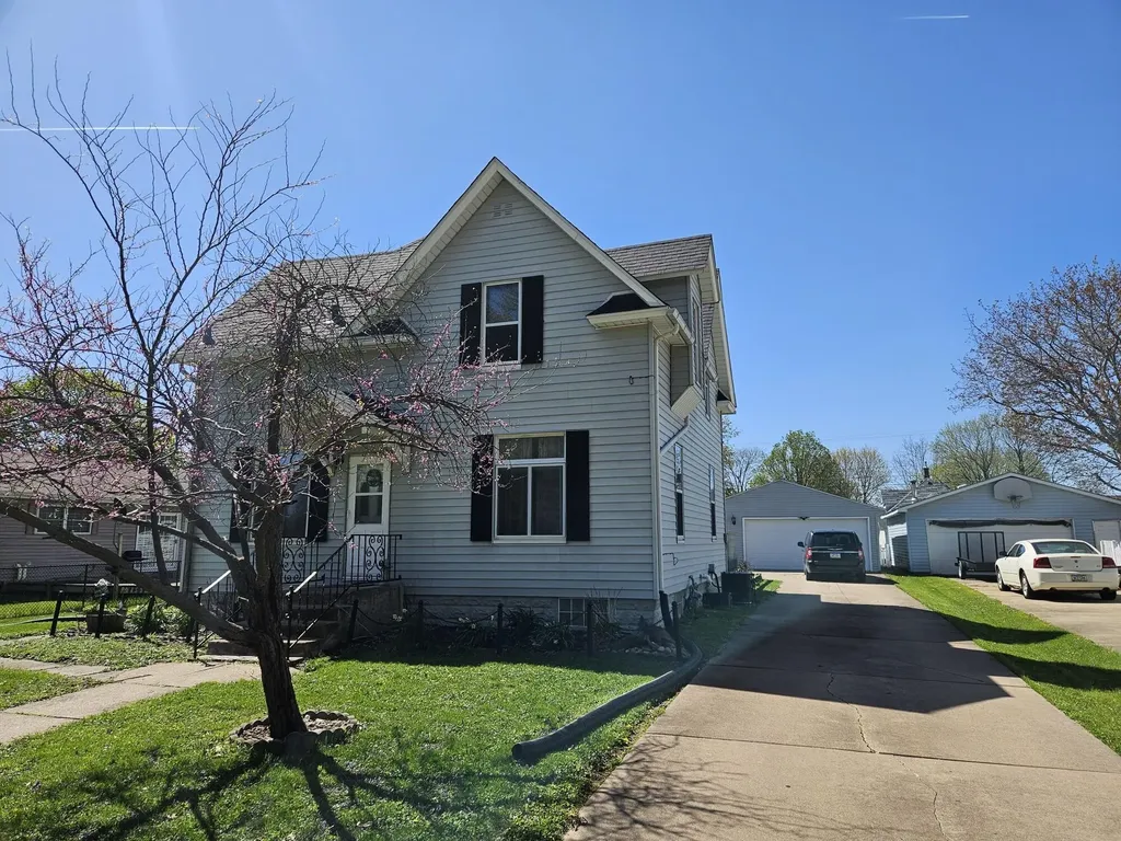 907 7th Street Durant IA 52747