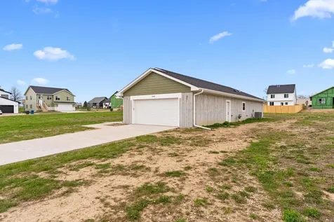 1506 Redwood Muscatine IA 52761