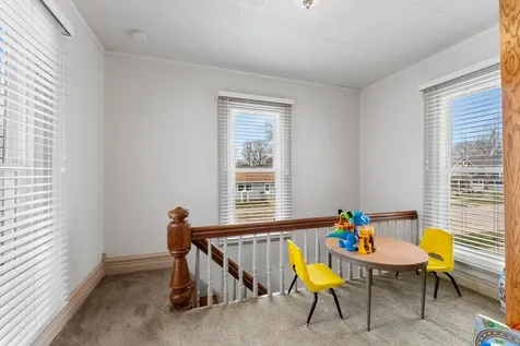727 Isett Avenue Wapello IA 52653