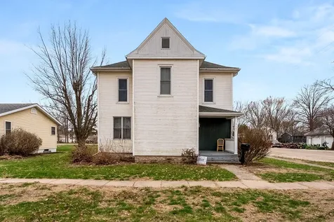 727 Isett Avenue Wapello IA 52653