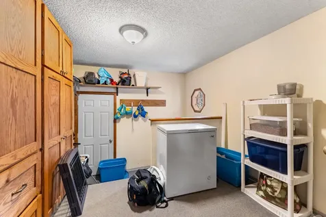 727 Isett Avenue Wapello IA 52653